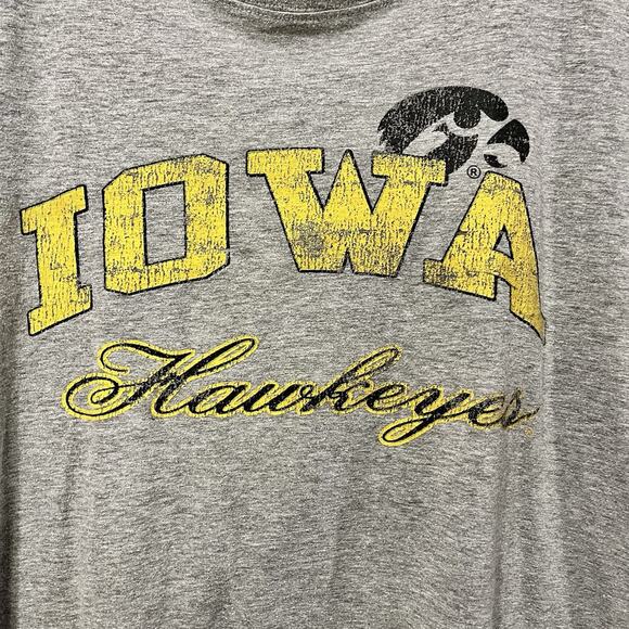 Iowa Hawkeye T Shirt Men’s Size XL- (Small stain on arm cuff) Vintage-Look - Picture 3 of 5